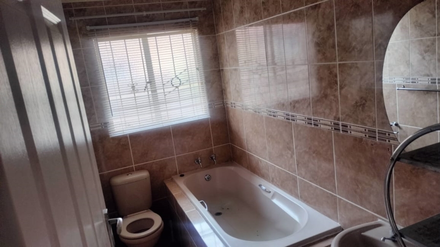 4 Bedroom Property for Sale in Mandela View Free State